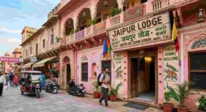 Cheap lodges in Jaipur जयपुर में रुकने की सबसे सस्ती व्यवस्था